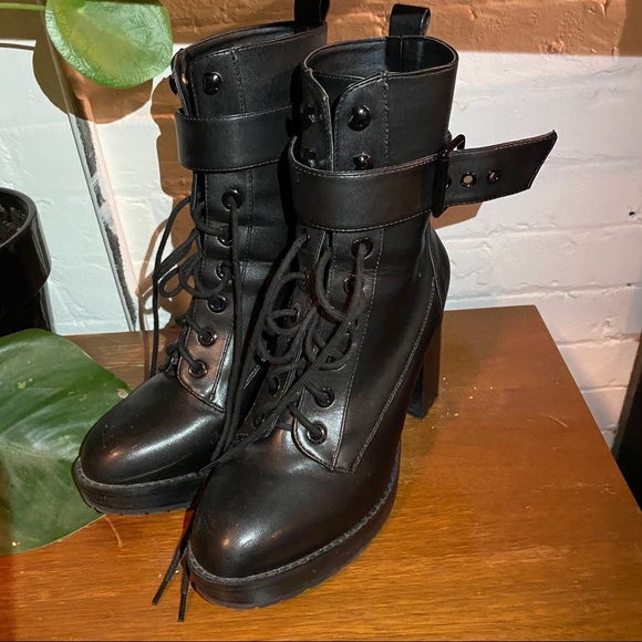 UO Kennedy heeled lace up boots. - Picture 5 of 6